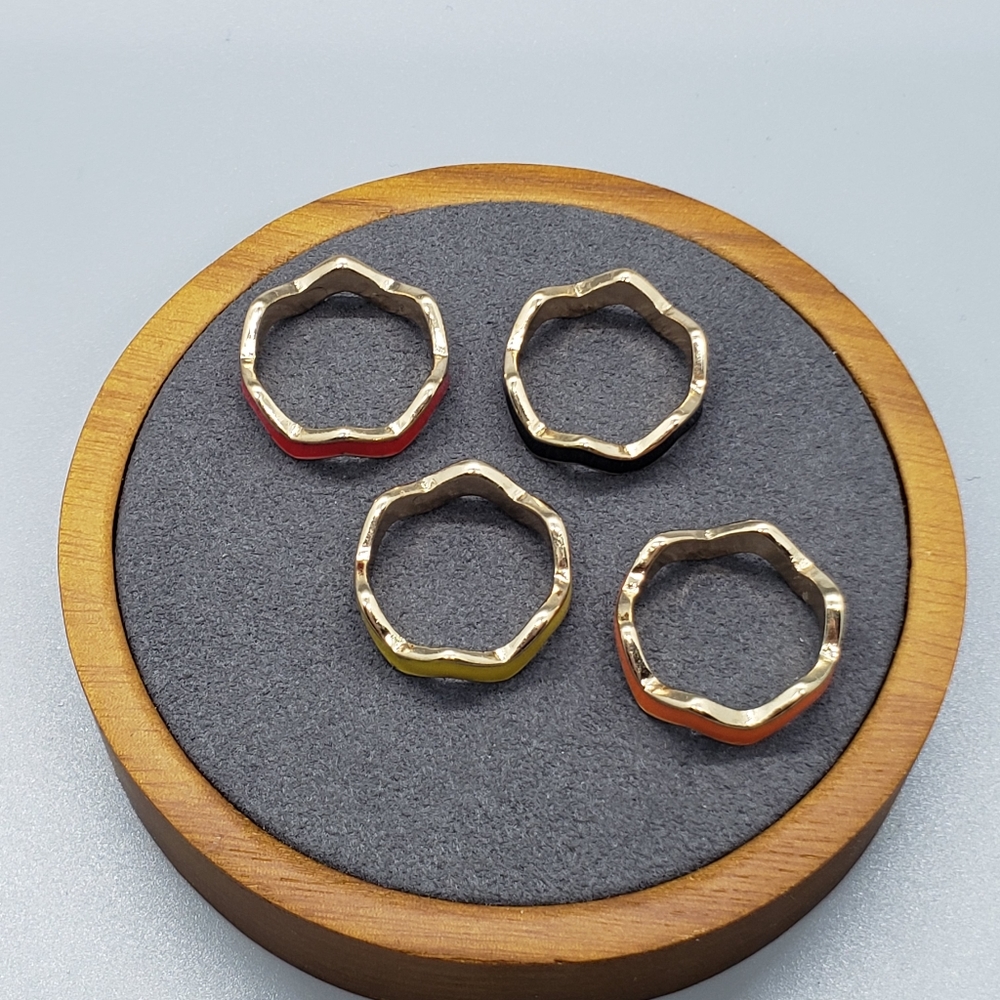 Mark. Ringmasters Rings - Picture 4 of 5